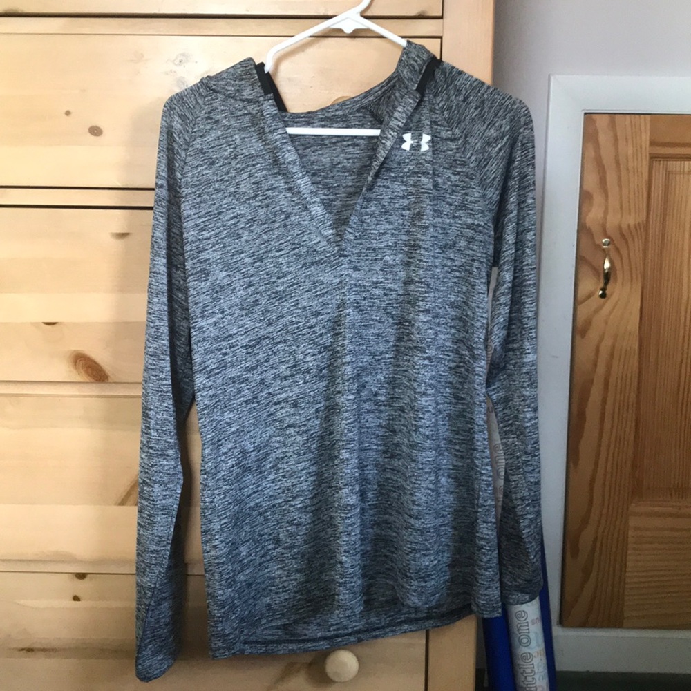 Women’s Under Armour sweatshirt